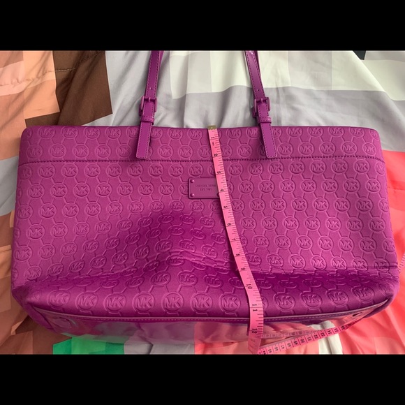 Pomegranate MK Purse - Picture 7 of 14